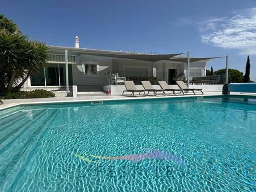 Вилла, Лола, Loulé