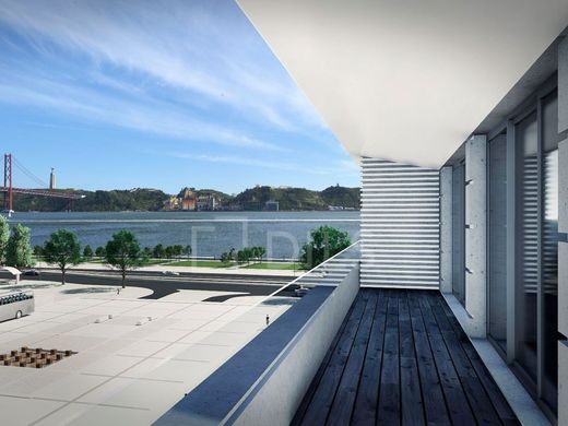 Apartment in Alcântara, Almada