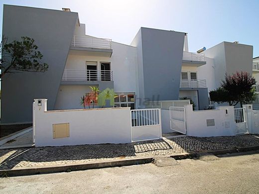 Casa Geminada - Sesimbra, Setúbal