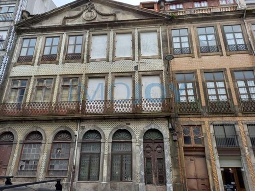 ‏בניין ב  פורטו, Porto