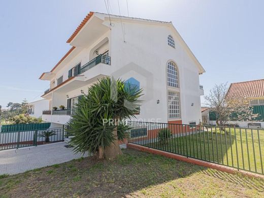 Semidetached House in Almada, Distrito de Setúbal