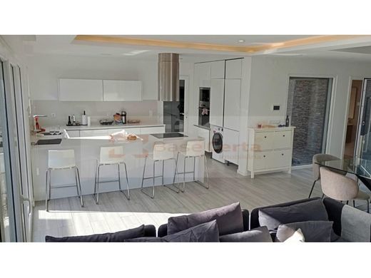 Διαμέρισμα σε Aroeira, Almada