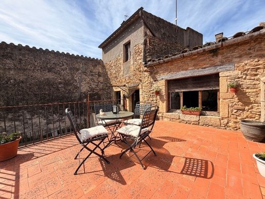 Luxus-Haus in Vulpellac, Provinz Girona