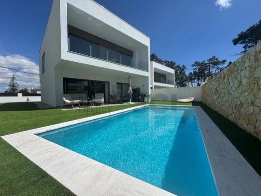 Almada, Distrito de Setúbalの高級住宅