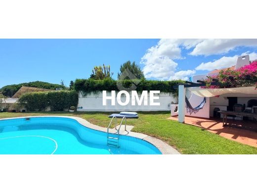 Apartment / Etagenwohnung in Oeiras, Lissabon