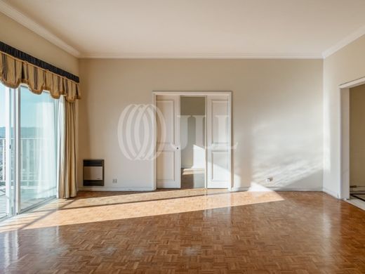 Apartment / Etagenwohnung in Lumiar, Lisbon