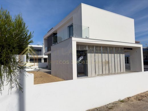 Luxus-Haus in Almada, Distrito de Setúbal