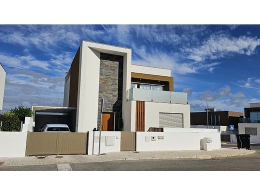 Luxus-Haus in Caldas da Rainha, Distrito de Leiria
