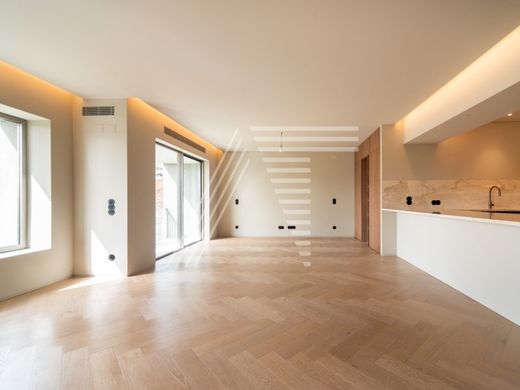 Apartment / Etagenwohnung in Santo António, Lisbon