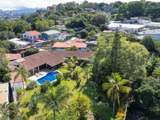Casa di lusso a Escazú, Provincia de San José
