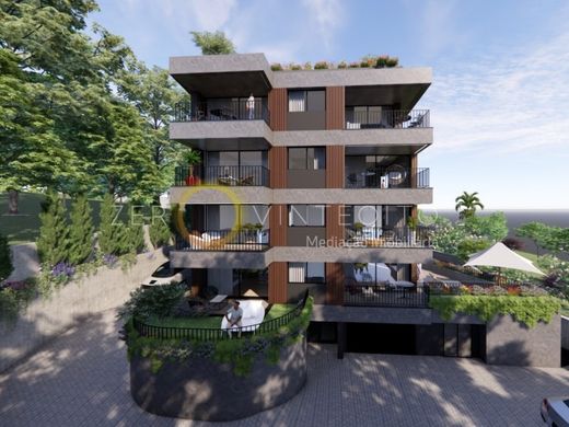 Machico, Madeiraのアパートメント