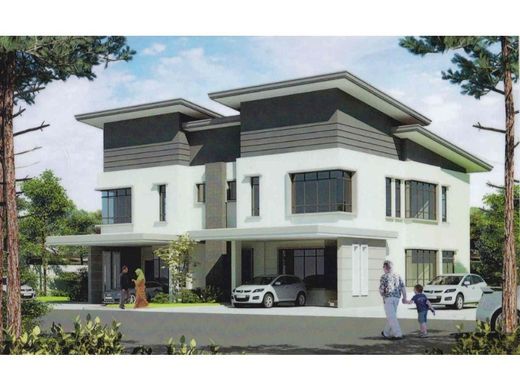 半独立式房屋  出售 Kampong Sengkurong