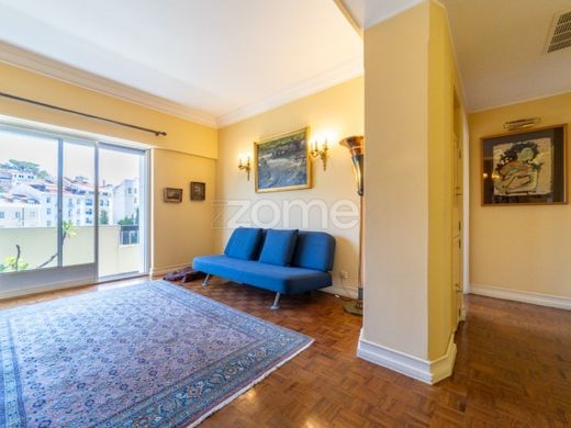 Apartment / Etagenwohnung in Estrela, Lisbon