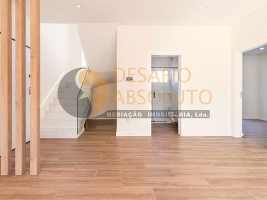 Twee-onder-een-kapwoning in Seixal, Distrito de Setúbal