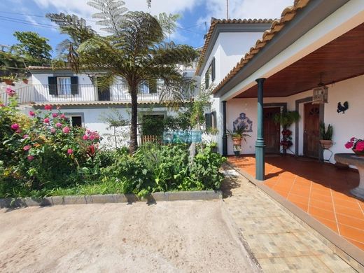 Luxury home in Santa Cruz, Madeira