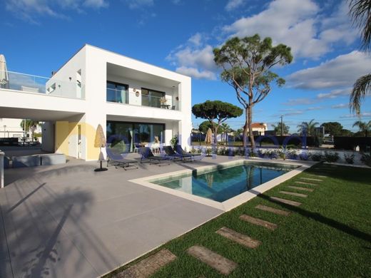 Semidetached House in Loulé, Distrito de Faro