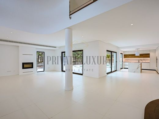 호화 저택 / Aroeira, Almada