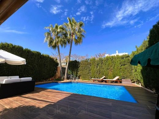 Mehrfamilienhaus in Ibiza, Balearen Inseln