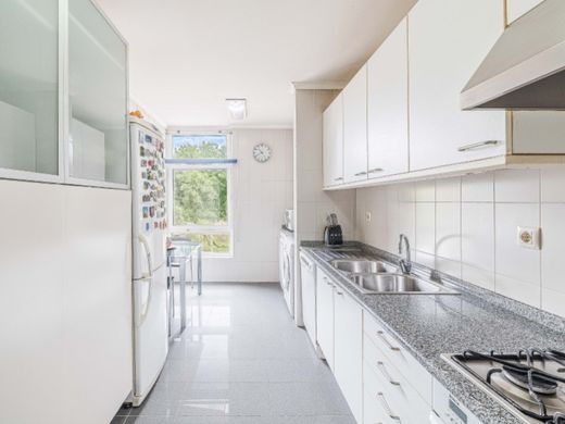 Apartment / Etagenwohnung in Cascais, Lissabon
