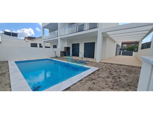 Semidetached House in Seixal, Distrito de Setúbal