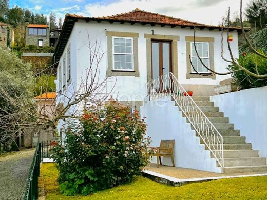 Casa di lusso a Castelo de Paiva, Distrito de Aveiro