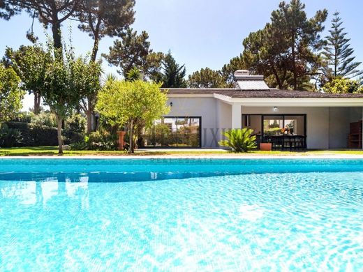 Πολυτελή κατοικία σε Aroeira, Almada