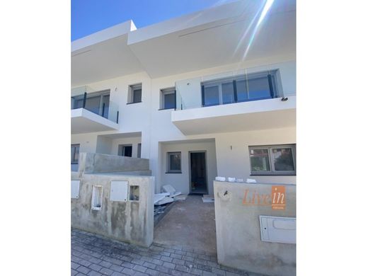 Dom jednorodzinny w Mafra, Distrito de Lisboa