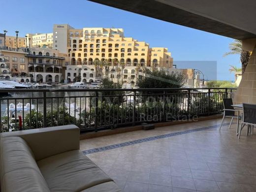 아파트 / San Ġiljan, Saint Julian's