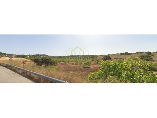 Участок, Лола, Loulé