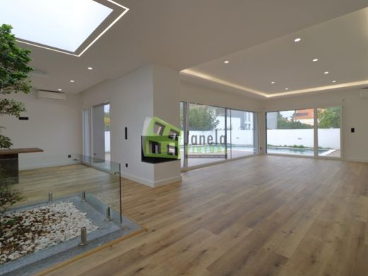 Μονοκατοικία σε Sesimbra, Distrito de Setúbal