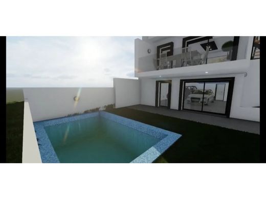 Luxus-Haus in Charneca de Caparica, Almada