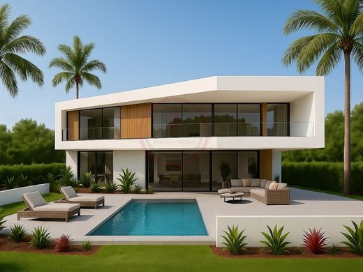 أرض ﻓﻲ لولي, Loulé