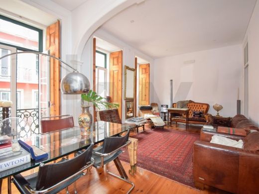 Apartment / Etagenwohnung in Santo António, Lisbon