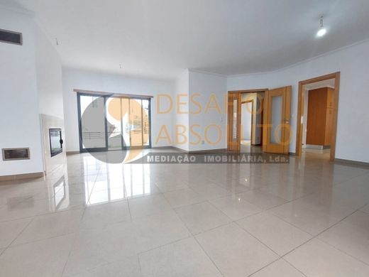 Detached House in Almada, Distrito de Setúbal