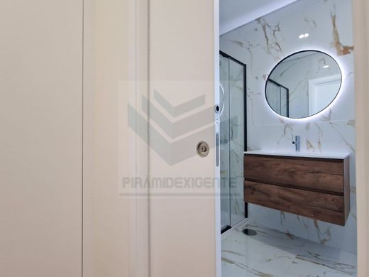 Semidetached House in Seixal, Distrito de Setúbal