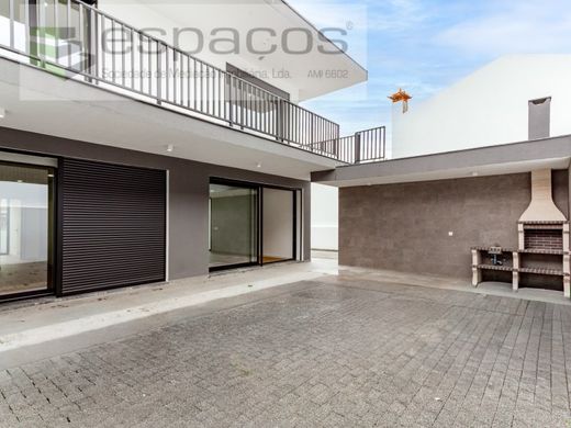 Semidetached House in Loures, Lisbon