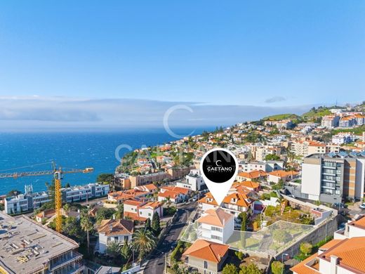 Detached House in Santa Cruz, Madeira