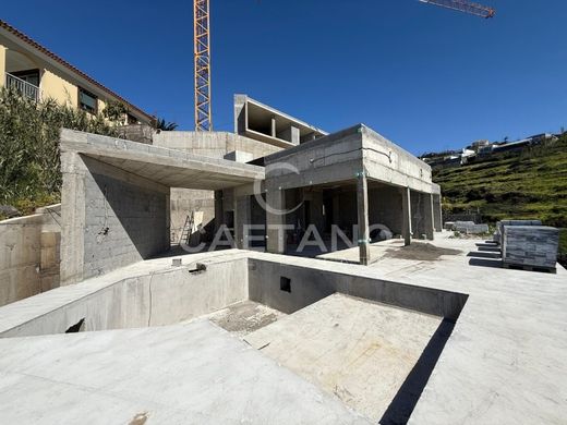 Luxury home in Calheta, Madeira