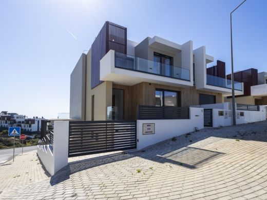 Mafra, Distrito de Lisboaのマルチファミリーヴィラ