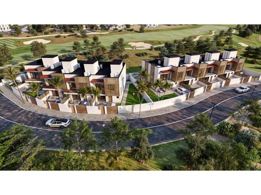 Casares, マラガのマルチファミリーヴィラ