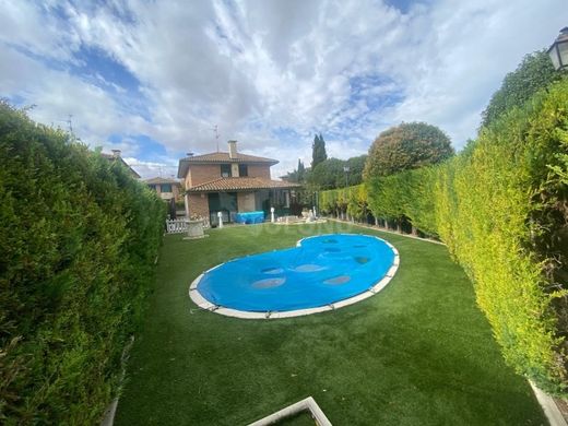 Vrijstaand huis in Ollauri, Provincia de La Rioja