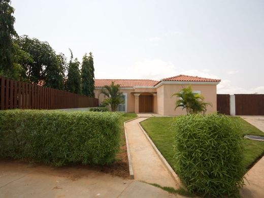 Talatona, Luanda Provinceの高級住宅