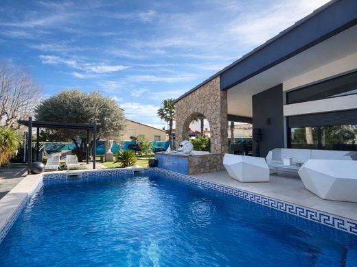 Luxus-Haus in Empuriabrava, Provinz Girona
