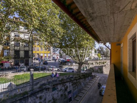 Apartment / Etagenwohnung in Porto, Distrito do Porto