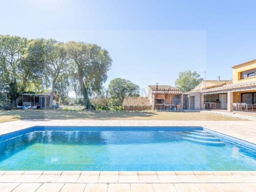 Luxus-Haus in Garrigàs, Provinz Girona