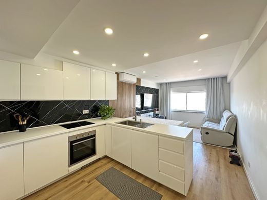 Piso / Apartamento en Almada, Setúbal