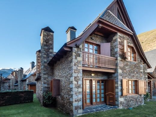 Luxury home in Escunhau, Province of Lleida