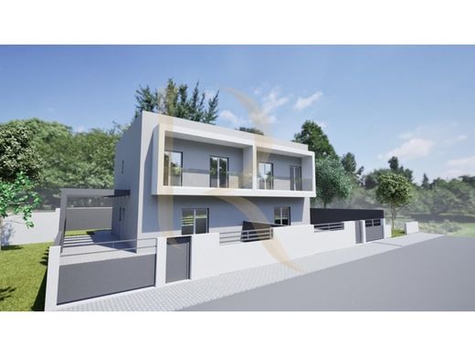 Semidetached House in Seixal, Distrito de Setúbal