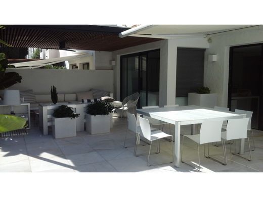 Twee-onder-een-kapwoning in Marbella, Provincia de Málaga