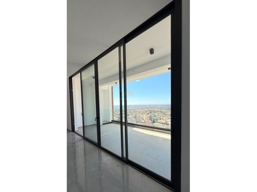 Piso / Apartamento en Agia Fylaxis, Lemesós